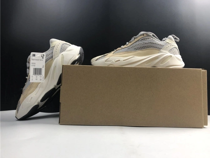 Adidas 700 Boost Yeezy Cream Cream GY7924 V2 0922